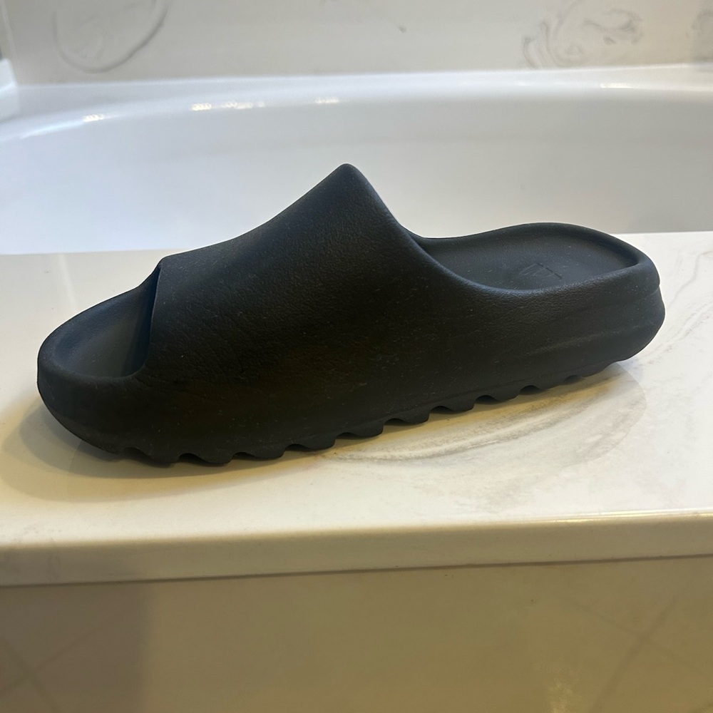 Authentic Yeezy Slides